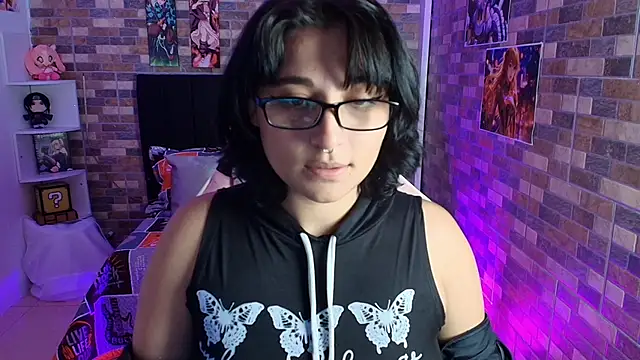 Pauilina online show from December 9, 2024, 4:01 am