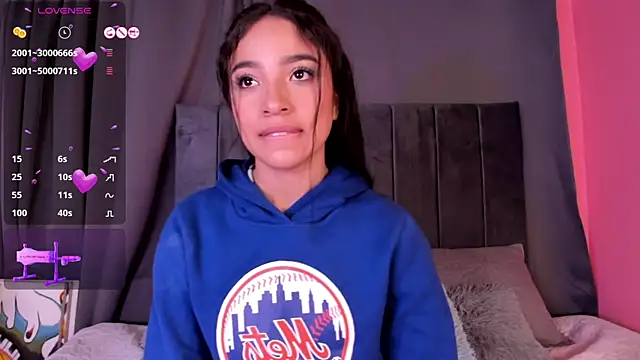 Snapshot of Mereo_leona chatting on January 4, 2025, 1:10 am Mereo leona online show from January 4, 2025, 1:10 am