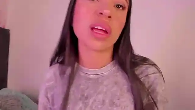 Snapshot of Mereo_leona chatting on December 16, 2025, 3:22 am Mereo leona online show from December 16, 2025, 3:22 am