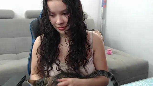 Yeimi360 online show from February 17, 2026, 2:08 am