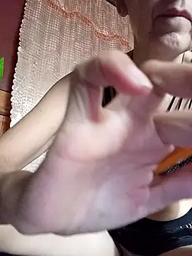 NanitaFun online show from November 6, 2025, 2:51 pm