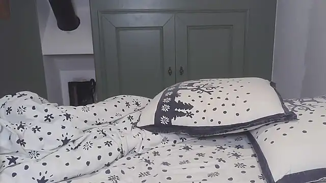 carlaaa online show from February 6, 2025, 10:10 pm