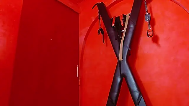 Snapshot of Ambar_Roux_ chatting on March 12, 2025, 7:35 am Ambar Roux  online show from March 12, 2025, 7:35 am