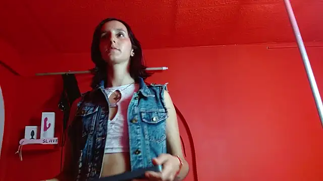 Snapshot of Ambar_Roux_ chatting on March 19, 2025, 2:57 pm Ambar Roux  online show from March 19, 2025, 2:57 pm