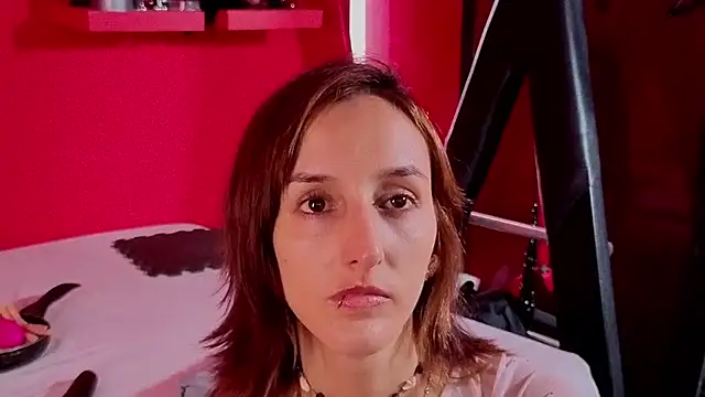 Snapshot of Ambar_Roux_ chatting on September 12, 2025, 1:33 pm Ambar Roux  online show from September 12, 2025, 1:33 pm