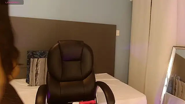 violeta leon online show from September 24, 2025, 3:21 am