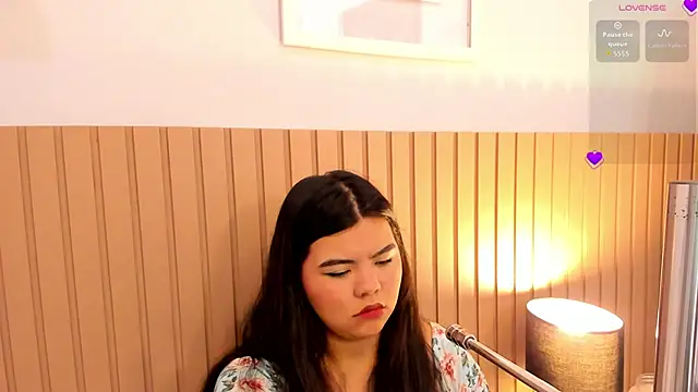 Snapshot of klhoe_boobs chatting on February 8, 2026, 4:05 am klhoe boobs online show from February 8, 2026, 4:05 am