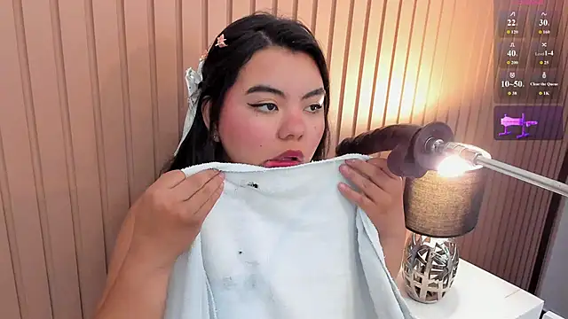 Snapshot of klhoe_boobs chatting on February 15, 2026, 4:20 am klhoe boobs online show from February 15, 2026, 4:20 am