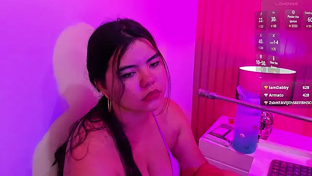 Snapshot of klhoe_boobs chatting on February 19, 2026, 3:46 am klhoe boobs online show from February 19, 2026, 3:46 am