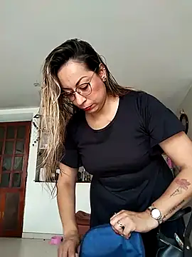 Snapshot of Katalina_S3xy chatting on February 24, 2025, 2:26 pm Katalina S3xy online show from February 24, 2025, 2:26 pm