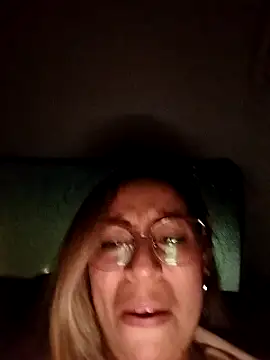 Snapshot of Katalina_S3xy chatting on March 6, 2025, 11:31 pm Katalina S3xy online show from March 6, 2025, 11:31 pm