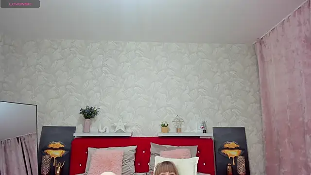 Snapshot of KattyPeachX chatting on April 10, 2026, 1:11 am KattyPeachX online show from April 10, 2026, 1:11 am