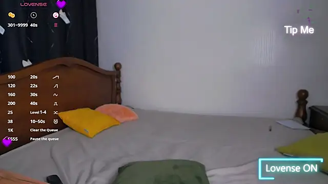 Lillianhot68 online show from February 3, 2025, 11:20 am