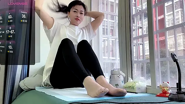 Snapshot of QianF-666 chatting on February 24, 2025, 2:19 am QianF-666 online show from February 24, 2025, 2:19 am