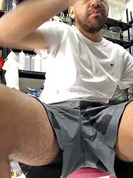 JuanZapata33 online show from January 8, 2025, 5:15 pm