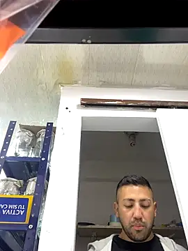 JuanZapata33 online show from September 21, 2025, 10:44 pm