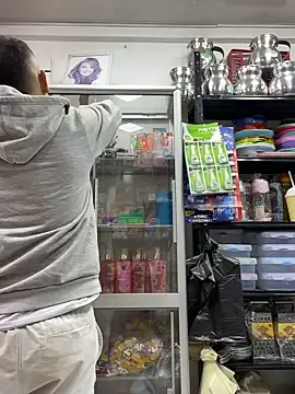 JuanZapata33 online show from December 22, 2025, 8:06 pm