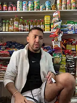 JuanZapata33 online show from February 20, 2026, 8:53 pm