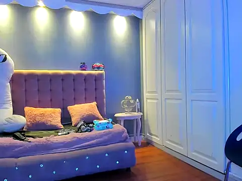 AliceLee  online show from April 1, 2026, 1:12 pm