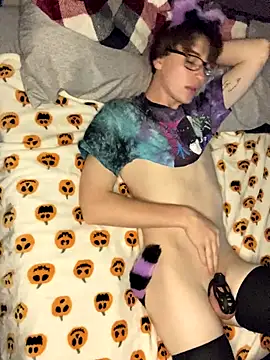 Snapshot of YourFavTwinkie chatting on September 29, 2025, 5:12 am YourFavTwinkie online show from September 29, 2025, 5:12 am