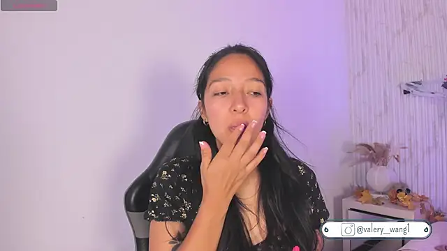 Valery wang online show from October 28, 2025, 11:47 am