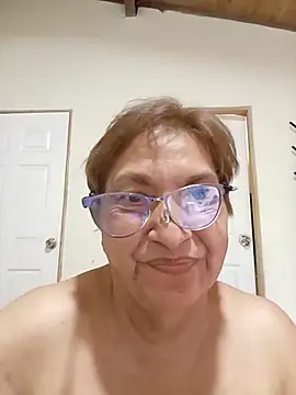 florecita69 online show from December 2, 2025, 3:07 pm