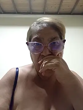 florecita69 online show from March 5, 2026, 1:23 am