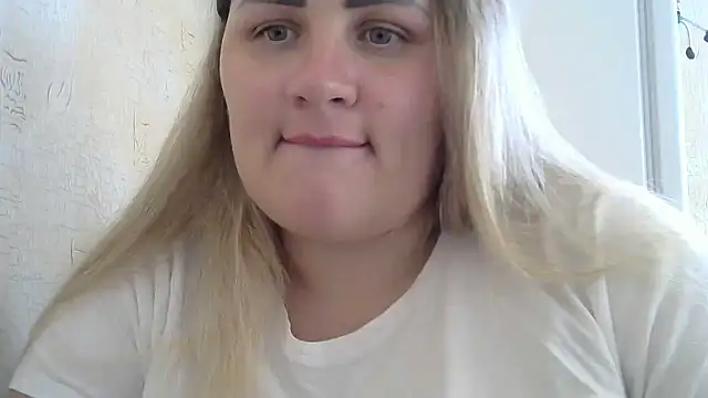 Snapshot of Honeydew-Waves chatting on September 9, 2025, 3:00 pm Honeydew-Waves online show from September 9, 2025, 3:00 pm