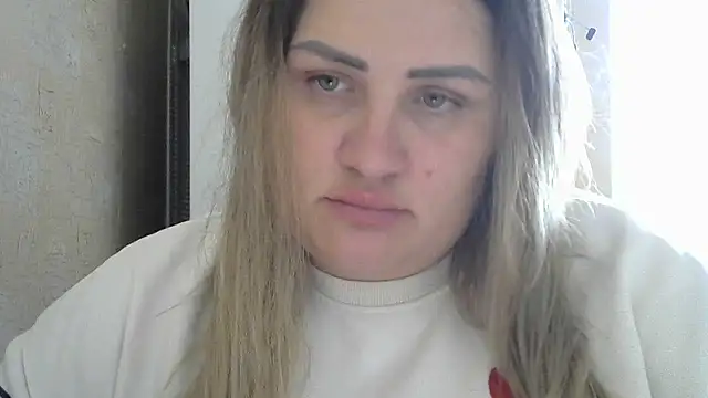 Snapshot of Honeydew-Waves chatting on October 16, 2025, 7:31 am Honeydew-Waves online show from October 16, 2025, 7:31 am