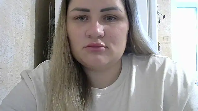 Snapshot of Honeydew-Waves chatting on November 12, 2025, 6:03 am Honeydew-Waves online show from November 12, 2025, 6:03 am