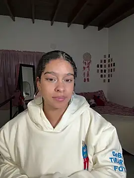 Snapshot of Arteatenea__ chatting on April 30, 2026, 1:56 am Arteatenea online show from April 30, 2026, 1:56 am
