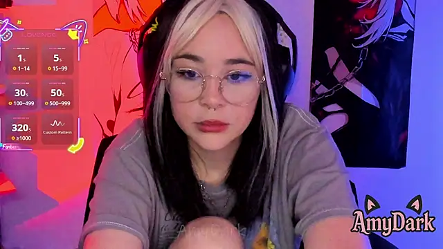 Snapshot of _AmyDark chatting on April 7, 2026, 5:02 pm AmyDark online show from April 7, 2026, 5:02 pm