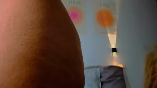 AlessaPears online show from February 2, 2025, 11:30 am