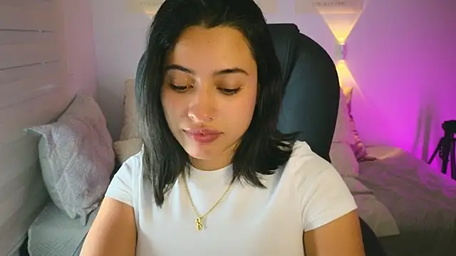 AlessaPears online show from September 28, 2025, 10:37 pm