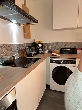 lola tentatiion online show from November 4, 2025, 8:24 am