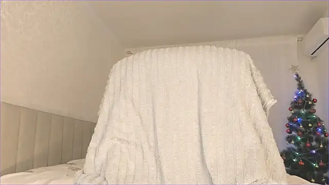 cherry misaki online show from December 16, 2024, 2:27 pm