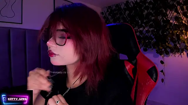 Kitty Gang online show from November 8, 2025, 2:12 am