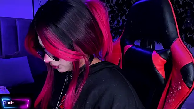 Kitty Gang online show from December 17, 2025, 2:28 am