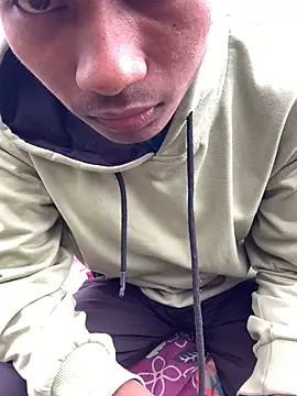 Snapshot of ShroveRising chatting on March 5, 2025, 7:16 am ShroveRising online show from March 5, 2025, 7:16 am