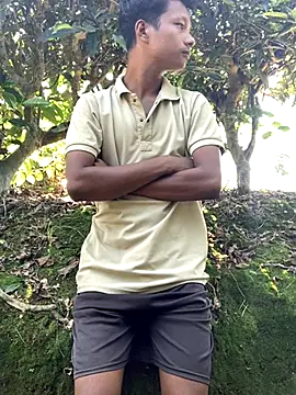 Snapshot of ShroveRising chatting on October 21, 2025, 4:24 am ShroveRising online show from October 21, 2025, 4:24 am