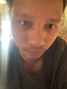 Snapshot of ShroveRising chatting on October 24, 2025, 3:25 am ShroveRising online show from October 24, 2025, 3:25 am