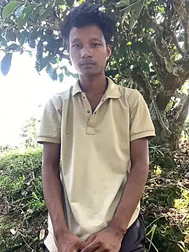 Snapshot of ShroveRising chatting on October 26, 2025, 6:19 am ShroveRising online show from October 26, 2025, 6:19 am