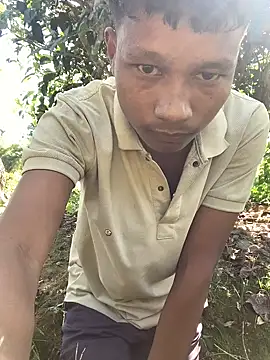 Snapshot of ShroveRising chatting on November 11, 2025, 6:24 am ShroveRising online show from November 11, 2025, 6:24 am