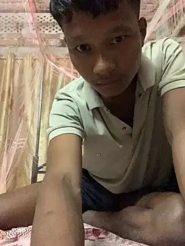 Snapshot of ShroveRising chatting on November 13, 2025, 4:17 pm ShroveRising online show from November 13, 2025, 4:17 pm