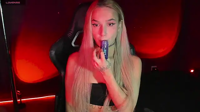 MilaAsh online show from October 1, 2025, 4:29 am