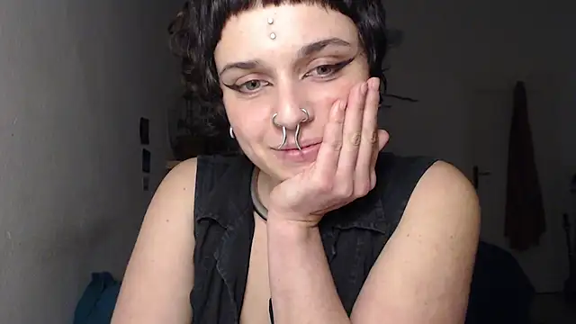 Snapshot of kinkyspirali chatting on December 13, 2024, 10:23 pm kinkyspirali online show from December 13, 2024, 10:23 pm