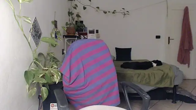 Snapshot of kinkyspirali chatting on October 15, 2025, 8:31 pm kinkyspirali online show from October 15, 2025, 8:31 pm