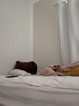 Pinkoficial online show from April 21, 2026, 12:00 pm