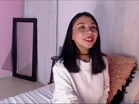 selene gils online show from November 25, 2025, 4:45 am