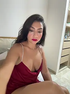 Snapshot of Gia_Ferh chatting on May 17, 2026, 4:32 am Gia Ferh online show from May 17, 2026, 4:32 am